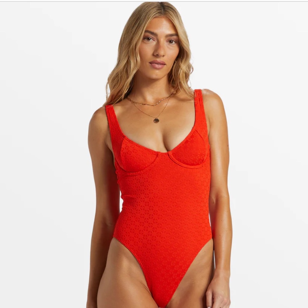 Women’s billabong swimsuit